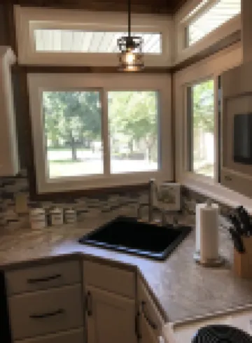 This home is located in beautiful Parke County, a rustic and charming setting. 帕克縣酒店