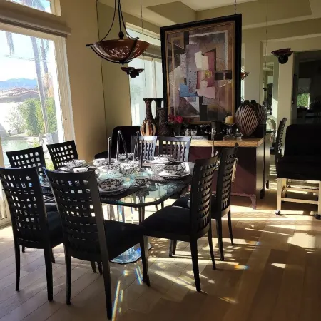 Beautiful home away from home, nestled in the center of fabulous Indian Ridge CC Отели рядом с достопримечательностью «Палм-Дезерт Палмс»