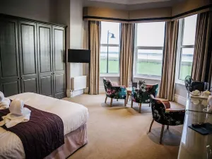 Clifton Arms Hotel