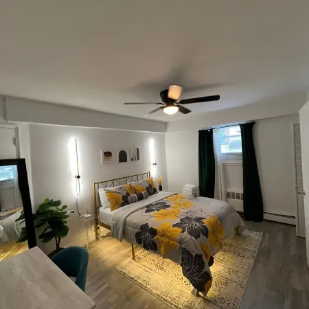 Cozy secret apartment with free parking in Yonkers