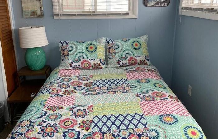 Lake Ontario - 1 Bedroom  Between Rochester and Niagara Falls