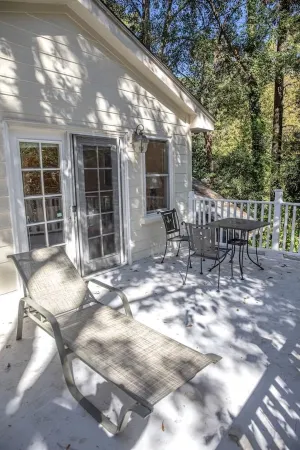 Charming Summerville Cottage