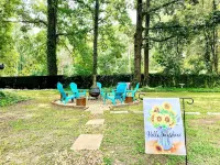 Renovated Ranch Home. Pet Friendly, Game Room, Fire Pit, Grill, Covered Porch