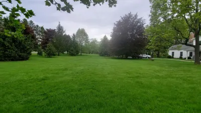 1818 Modern Farm House with Pool, Hot Tub and a large permanent dock on the lake Hotels near Mayflowers Nursery & Garden