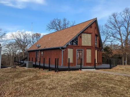A Frame Cottage on 3 Acres at Beautiful Lake Texoma