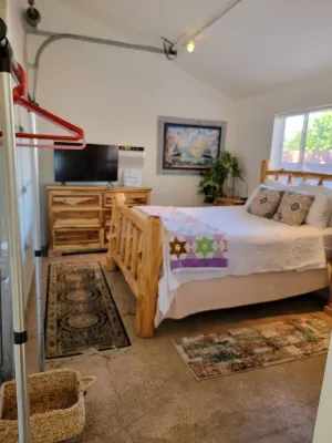 Arizona Guesthouse Midtown w private patio & yard