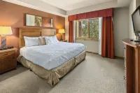 Suncadia Golf View Condo with Seasonal Pool and Hot Tub!