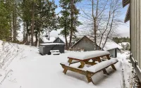 AC, Hot tub, Mountain View, Pet friendly Cabin