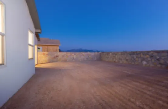 Cozy Family-Friendly 3BR2BA Home with Enclosed Backyard