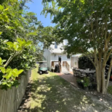 Cozy Cottage - quaint and comfy - 5 blocks to the beach, 1 block to Mason Ave.