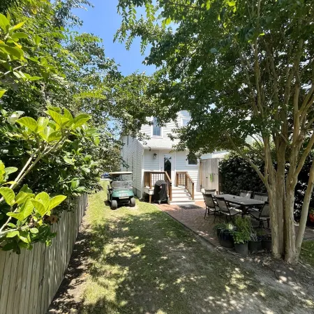 Cozy Cottage - quaint and comfy - 5 blocks to the beach, 1 block to Mason Ave.