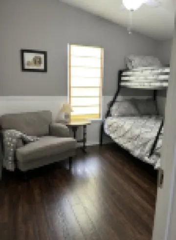 Eastside Costa Mesa, Close to Disneyland, Beaches.1.5 Miles to Jwa Airport.