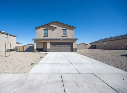 Perfectly located home with a Game Room, 10 Mins Away From River Отели в г. Буллхед Сити