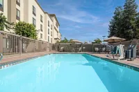 Hampton Inn & Suites Bakersfield/Hwy 58 - Pools
