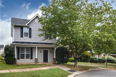 3 Bdrm House Across Birkdale Village & Lake Norman