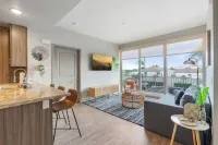 Boho Rooftop Pool & Hot Tub Apt