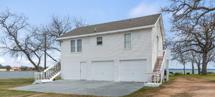 Small but cozy apartment style lakefront home on Buchanan Dam with great views! Hotels in Llano County