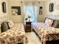 💐10 min to Trade Days, Pets, Deck, 6 separate beds, 🌲