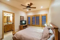 MASSIVE 9 BEDROOM LUXURY CABIN! PERFECT FOR REUNIONS AND RETREATS!