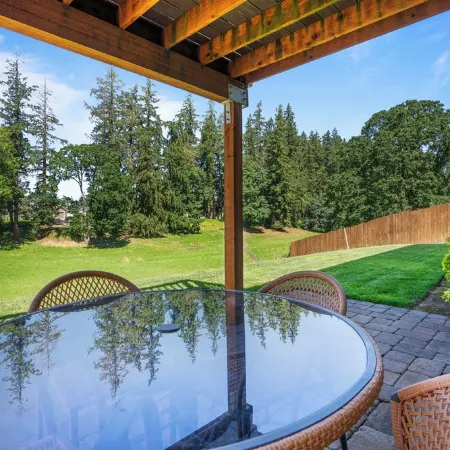 Stylish Two-Story Getaway on Keizer's Quiet Outskirts