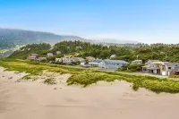 Oceanfront 6Br Home in the Heart of Manzanita. Escape Your Troubles Here!