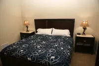 Staterooms 2R, Waterside View, heated pool, near Holland State Park Beach