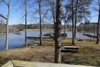 "Bass Haven" - Lake Gaston Getaway