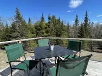 Downeast Retreat: Private Acreage, Contemporary Design & Easy Beach Access Hotels in Lamoine