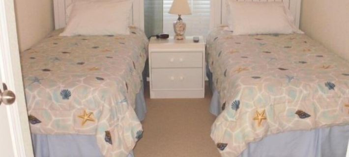 2 BR/2 BA Hatteras Top Floor Oceanfront Condo Hotels in Hatteras