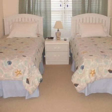 2 BR/2 BA Hatteras Top Floor Oceanfront Condo
