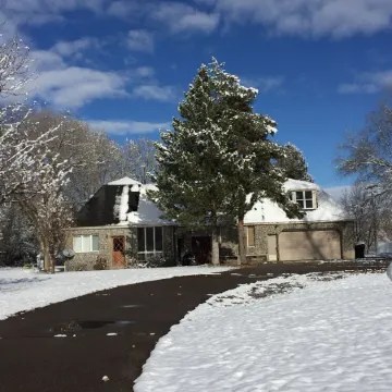 Sleeps 30 Logan Reunion Retreat - Theater • Fire Pit • Near Usu