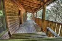 Lovesong #9- Charming & Clean Log Cabin!!
