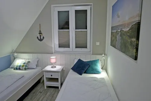 Reethaus Lise - with beach chair, fireplace and handcart - 12 minutes walk to the beach Hotel a Glowe