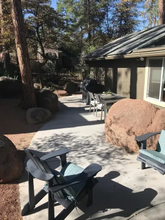 Private neighborhood home in Payson - gorgeous getaway with in town convenience! Отели в г. Пейсон