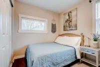 Cozy home in the heart of Vancouver. Next to a park. Few min drive to PDX. Hotel in zona Interstate Bridge