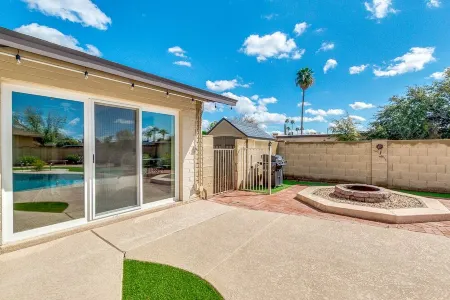 Pet Friendly in Quiet Neighborhood! Отели рядом с достопримечательностью «Painting with a Twist»