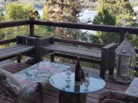 PETFRIENDLY,  ROMANTIC , STUDIO WITH INCREDIBLE LAKEVIEW, PRIVATE - CLOSE TO ALL