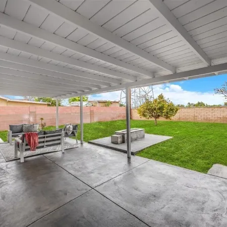 Luxurious Newly Remodeled 4 bedroom Home with Large Backyard near Disneyland