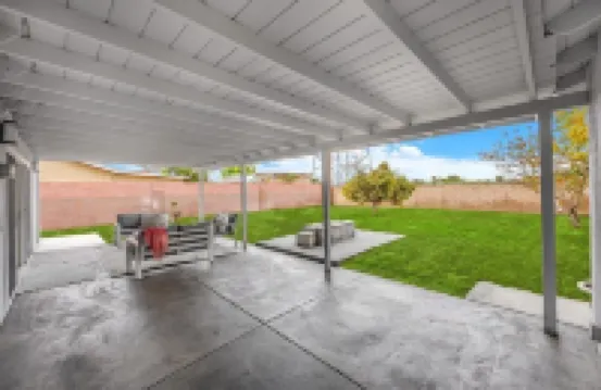 Luxurious Newly Remodeled 4 bedroom Home with Large Backyard near Disneyland