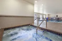 Comfort Inn & Suites Avera Southwest - Hot Tub