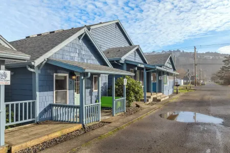 Blue Octopus #3 Personal Beach Cabin