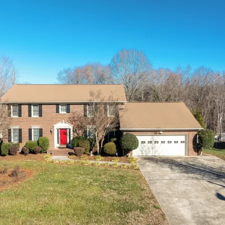 Relaxing Getaway w/ Salt Pool,HotTub,Fire Pit, Foosball. Private Luxury / HPU