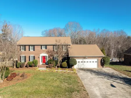 Relaxing Getaway w/ Salt Pool,HotTub,Fire Pit, Foosball. Private Luxury / HPU