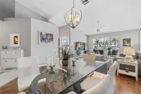 Charming 2-bedroom condo with WiFi, AC in superb St. Petersburg