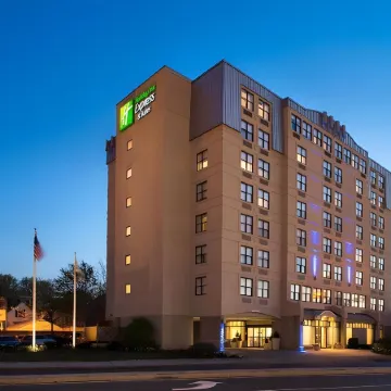 Holiday Inn Express & Suites CAMBRIDGE by IHG