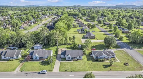 4-bedroom house with 2 King beds in enchanting Murfreesboro. Welcome home!