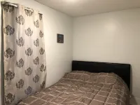 Cozy French Pied a terre - King bed, washer/dryer