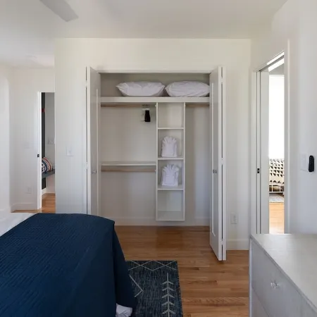 Warm Luxury in walkable downtown Durham (2.5 mi. from Five Pts. Plaza)