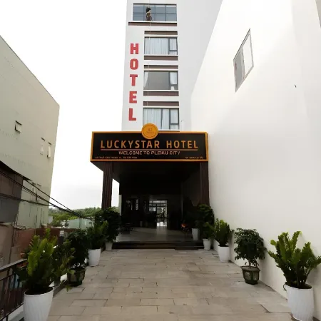 LuckyStar Hotel