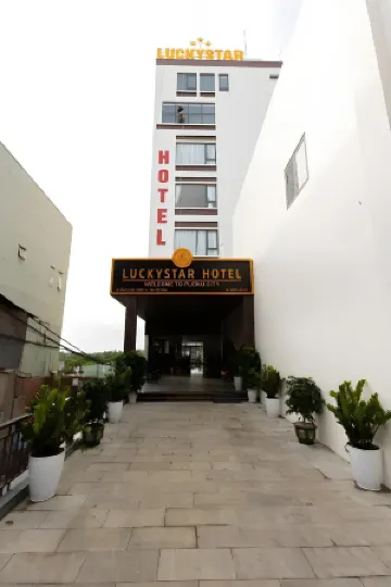 LuckyStar Hotel